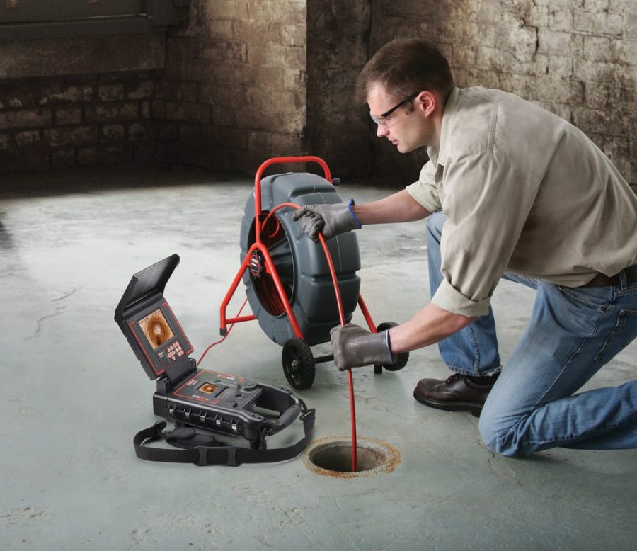 drain clog cleaning with snaking